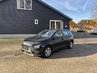 Schadeauto Hyundai Bayon AUTOMAAT NAVI CLIMA CAMERA LED B.J 11/2025 Lichte schade 2025/11