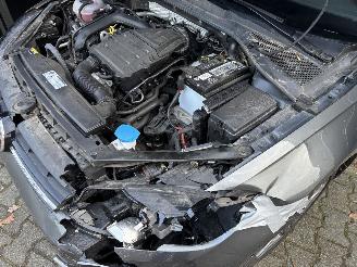 Volkswagen Golf VARIANT TSI 110 PK NAVI CLIMA CAMERA PDC B.J 2020 picture 17