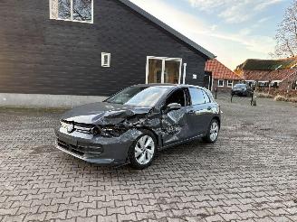 skadebil auto Volkswagen Golf 8.5 ETSI 1.5 HYBRIDE AUTOMAAT NAVI CLIMA CAMERA LED VIRT DASH TREKHAAK B.J 12-2024 2024/12