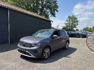krockskadad bil auto Volkswagen T-Cross T-CROSS TSI 116 PK AUTOMAAT NAVI CLIMA CAMERA LED B.J 06-2024 FACELIFT 2024/6