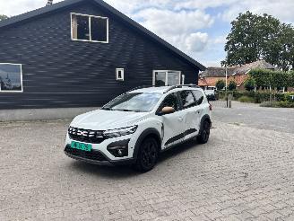 Vaurioauto  passenger cars Dacia Jogger EXTREEM 110 PK NAVI CLIMA CAMERA 5 P B.J 06-2024 2024/6