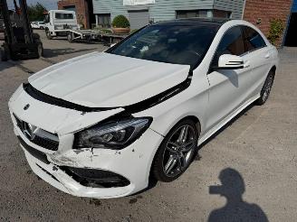 krockskadad bil auto Mercedes Cla-klasse  2019/2