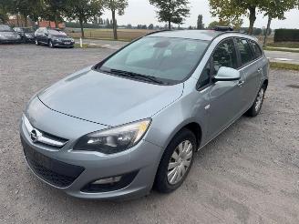 skadebil auto Opel Astra  2014/9