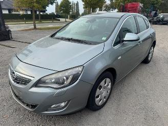 Coche accidentado Opel Astra  2012/7