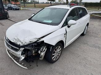 krockskadad bil auto Seat Ibiza ST REFERENCE 2014/2