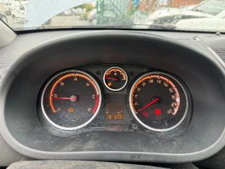 Opel Corsa D picture 17
