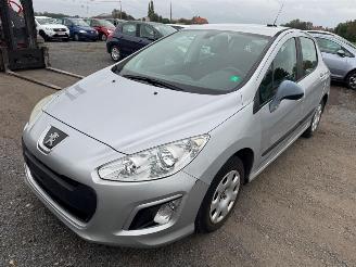 Damaged car Peugeot 308  2013/4