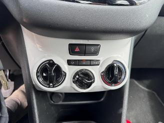 Peugeot 208  picture 24