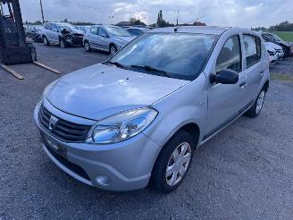 Dacia Sandero I picture 1