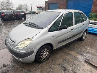 Vaurioauto  passenger cars Citroën Xsara PICASSO 2003/5