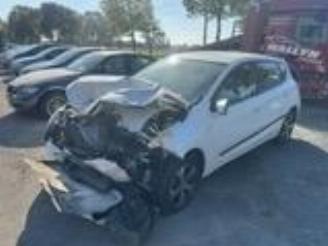 Vaurioauto  passenger cars Nissan Pulsar  2017/5