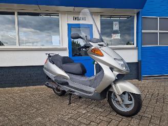 krockskadad bil motor Honda  PANTHEON 150CC 2-STROKE 2001/10