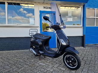 krockskadad bil bromfiets Vespa  C38 S50 2013/5