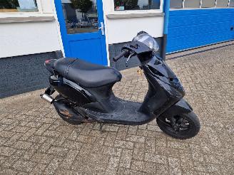 Piaggio  ZIP 2 TAKT picture 3