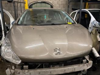 Peugeot 208  picture 3