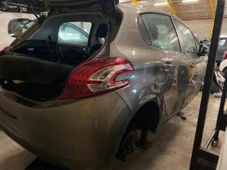 Peugeot 208  picture 5