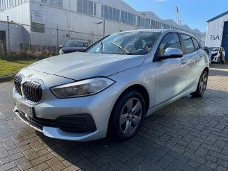 Vrakbiler auto BMW 1-serie 1 serie (F40), Hatchback, 2019 118i 1.5 TwinPower 12V 2020/1