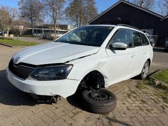 Vrakbiler auto Skoda Fabia Fabia III Combi (NJ5), Combi 5-drs, 2014 / 2022 1.2 TSI 16V Greentech 2017/7