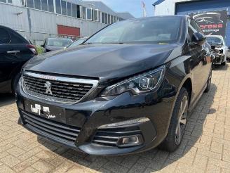 Uttjänta bilar auto Peugeot 308 308 (L3/L8/LB/LH/LP), Hatchback 5-drs, 2013 / 2021 1.2 12V e-THP PureTech 130 2020/4