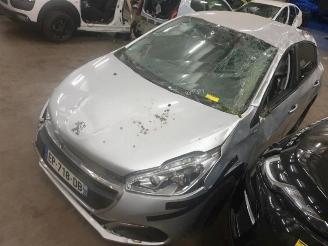 Vrakbiler auto Peugeot 208  2017/7