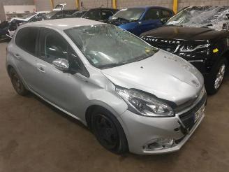 Peugeot 208  picture 3