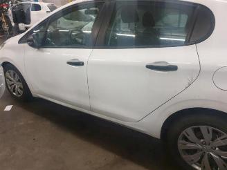 Peugeot 208 208 I (CA/CC/CK/CL), Hatchback, 2012 / 2019 1.4 HDi picture 5