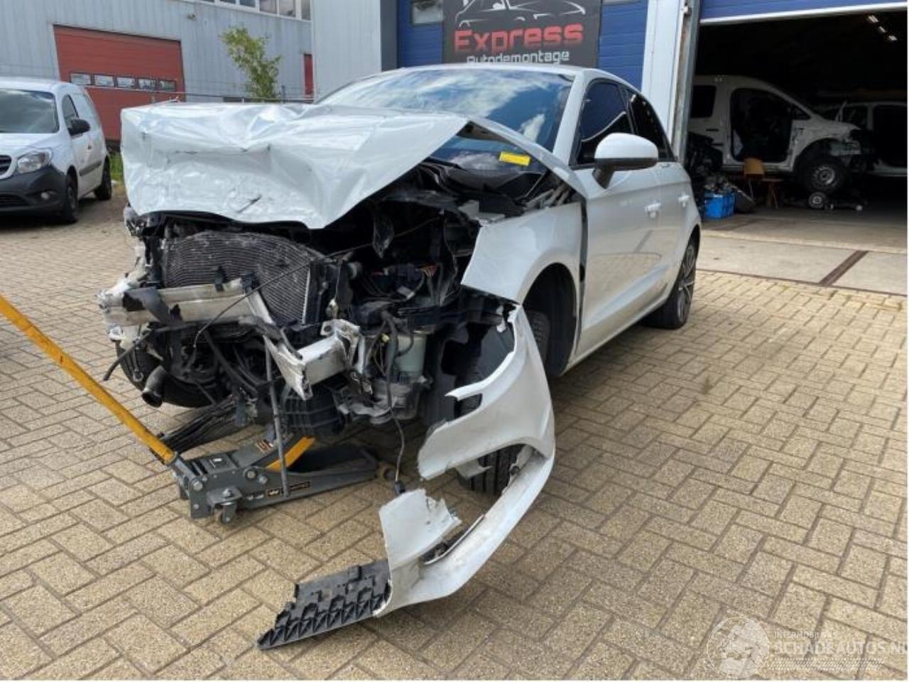 Audi A1 A1 Sportback (8XA/8XF), Hatchback 5-drs, 2011 / 2018 1.6 TDI 16V