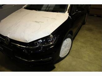 Vrakbiler auto Volkswagen Golf  2019/0