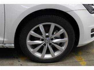 Volkswagen Golf  picture 9