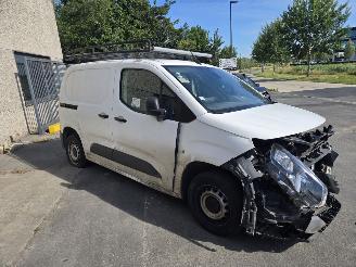 Auto incidentate Peugeot Partner  2020/9