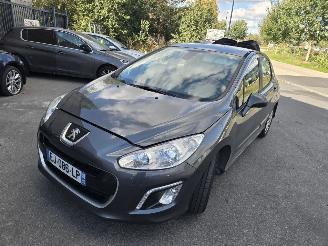 Vaurioauto  passenger cars Peugeot 308  2013/1