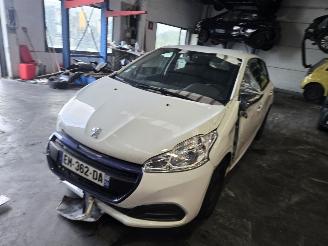 Peugeot 208  picture 3