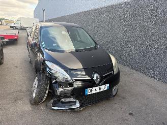 krockskadad bil auto Renault Scenic  2014/2