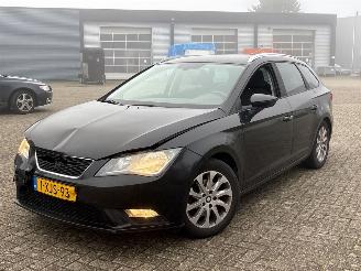 krockskadad bil auto Seat Leon 1.6 TDI Ecomotive 16V Combi/o 4Dr Diesel 1.598cc 81kW (110pk) FWD 2013-09/2018-08  CRKB 2014/8