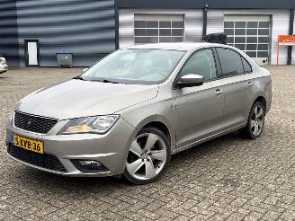 Coche accidentado Seat Toledo 1.2 TSI Liftback  Benzine 1.197cc 77kW (105pk) FWD 2012-07/2015-06  CBZB 2013/7