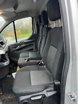 Ford Transit Custom 300 2.0 TDCI L2 H1 picture 11