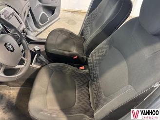 Renault Captur  picture 13