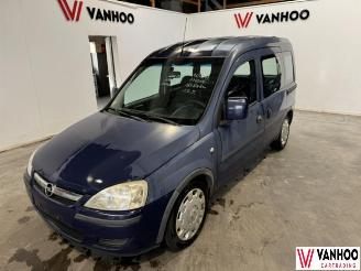 krockskadad bil auto Opel Combo  2010/7