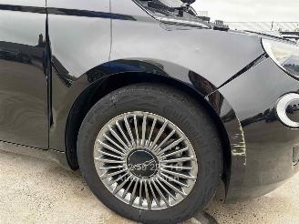 Fiat 500 E BEV picture 10
