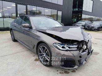 damaged passenger cars BMW 5-serie E XDRIVE 2022/1