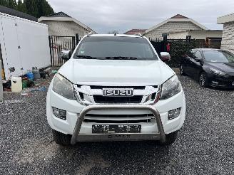 Avarii autoturisme Isuzu D-Max DOPPEL-CABINE  AUTOMATIC 2016/2