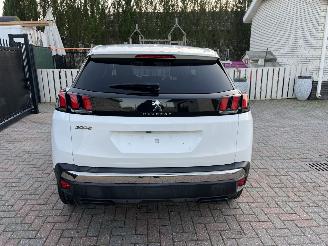 Voiture accidenté Peugeot 3008 1,2 BENZINE - AUTOMATIC - ALLURE 2018/7