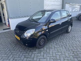 skadebil auto Kia Picanto 1.1 X-clusive Airco 2009/4