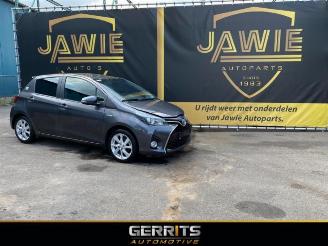 Salvage car Toyota Yaris Yaris III (P13), Hatchback, 2010 / 2020 1.5 16V Hybrid 2015/2
