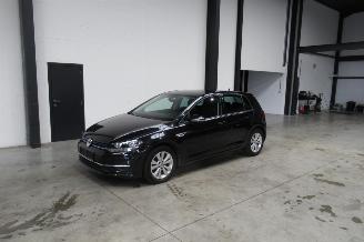 krockskadad bil auto Volkswagen Golf COMFORTLINE 2018/4