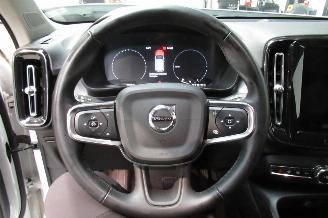 Volvo XC40 MOMENTUM picture 30