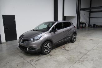 Vaurioauto  passenger cars Renault Captur INTENS 2017/4