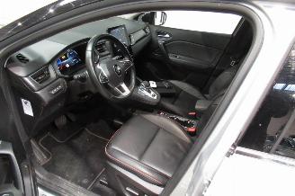 Renault Captur INITIALE picture 19