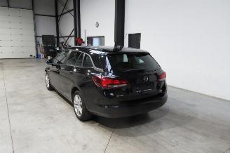 Opel Astra BREAK picture 3