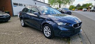 krockskadad bil auto Seat Leon Sportstourer Automaat*Style*LED*Camera*Virtual Cockpit*Navigatie*DAB 2022/4